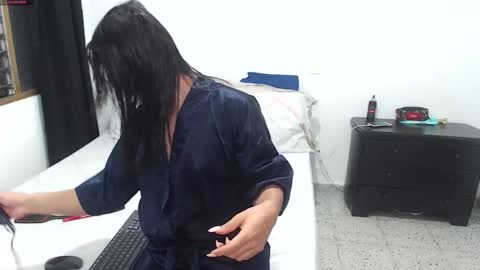 Snapshot of karla_kitten_ chatting on 10/13/25, 12:54 Miss Karla online show from 10/13/25, 12:54