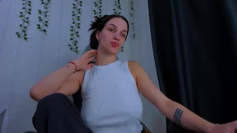 karla_lim online show from 11/29/25, 09:29