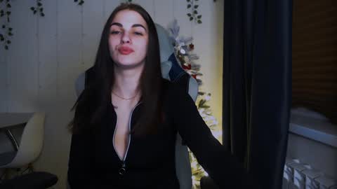 Snapshot of karla_sim chatting on 12/04/24, 10:19 Ask me online show from 12/04/24, 10:19