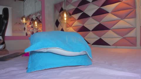 karolina  online show from 01/11/25, 03:13