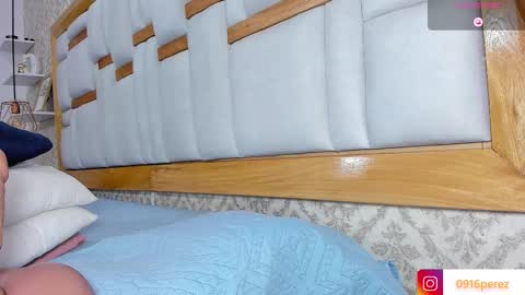 karolina  online show from 10/10/25, 09:03