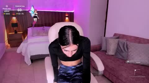 Snapshot of karlaa_james chatting on 10/06/25, 11:07 Karlaa  online show from 10/06/25, 11:07