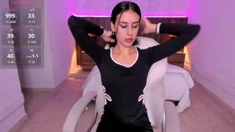 Snapshot of karlaa_james chatting on 10/27/25, 10:52 Karlaa  online show from 10/27/25, 10:52