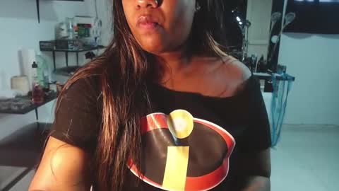 karlaluann online show from 10/11/25, 12:15