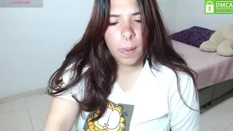 Snapshot of karlathompson chatting on 10/30/25, 12:12 Karla online show from 10/30/25, 12:12