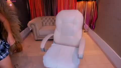 Snapshot of karlie_small chatting on 05/15/26, 07:54 Karli online show from 05/15/26, 07:54