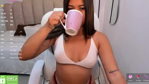 karliie kloss   online show from 11/20/25, 04:56