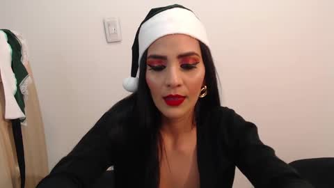 Snapshot of karlota_hank chatting on 12/25/24, 05:58 Karlis online show from 12/25/24, 05:58