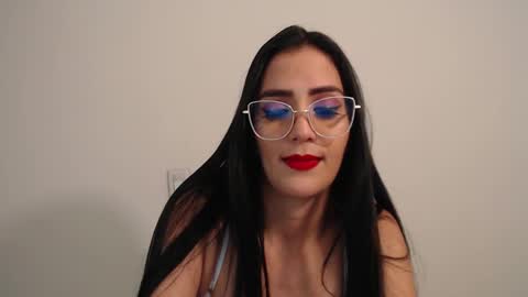 Snapshot of karlota_hank chatting on 01/11/25, 04:16 Karlis online show from 01/11/25, 04:16