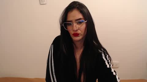 Snapshot of karlota_hank chatting on 01/13/25, 06:16 Karlis online show from 01/13/25, 06:16