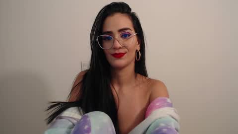 Snapshot of karlota_hank chatting on 01/19/25, 11:23 Karlis online show from 01/19/25, 11:23