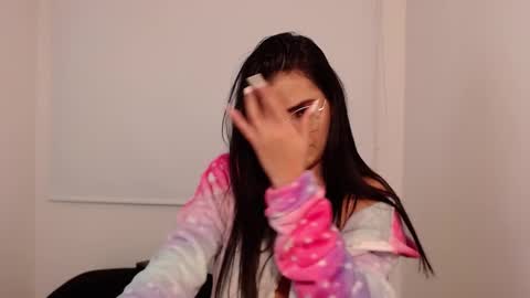 Snapshot of karlota_hank chatting on 01/24/25, 05:31 Karlis online show from 01/24/25, 05:31