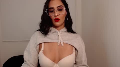 Snapshot of karlota_hank chatting on 01/25/25, 12:38 Karlis online show from 01/25/25, 12:38