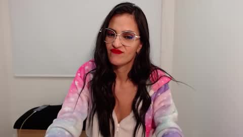 Snapshot of karlota_hank chatting on 01/25/25, 06:45 Karlis online show from 01/25/25, 06:45