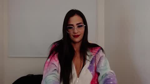 Snapshot of karlota_hank chatting on 02/25/25, 12:25 Karlis online show from 02/25/25, 12:25