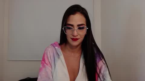 Snapshot of karlota_hank chatting on 02/25/25, 03:31 Karlis online show from 02/25/25, 03:31