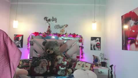 Karly Moonns online show from 12/17/25, 03:01