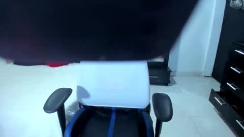 karly. online show from 09/10/25, 02:22