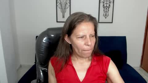 Snapshot of karlye_hot chatting on 12/12/24, 10:56 KARLYE online show from 12/12/24, 10:56