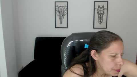 Snapshot of karlye_hot chatting on 01/26/25, 05:02 KARLYE online show from 01/26/25, 05:02
