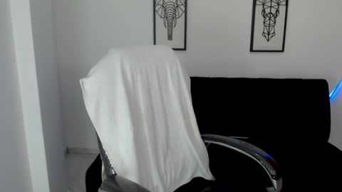 Snapshot of karlye_hot chatting on 03/08/25, 10:00 KARLYE online show from 03/08/25, 10:00