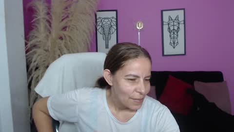 Snapshot of karlye_hot chatting on 09/16/25, 01:28 KARLYE online show from 09/16/25, 01:28