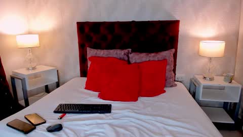 Karly Print online show from 11/14/25, 01:10