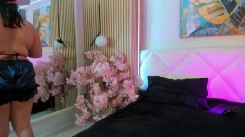 karo_linee online show from 02/26/26, 12:04