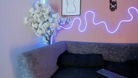 karo_linee online show from 07/25/26, 12:36