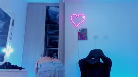 Karo online show from 11/17/25, 04:40