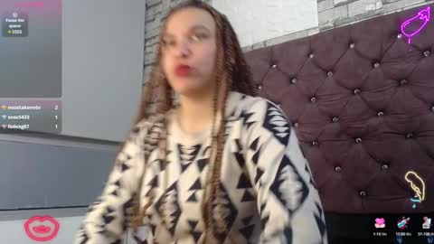 Snapshot of karol_and_paul chatting on 12/17/24, 01:50 karol and paul online show from 12/17/24, 01:50