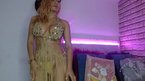 Karol labichota online show from 02/21/25, 03:43