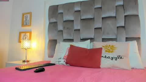 karola   online show from 04/23/26, 11:31