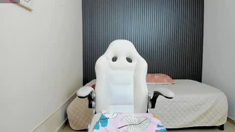 katalina online show from 04/23/26, 10:25