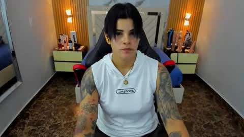 Karol and Luna online show from 12/20/25, 12:12