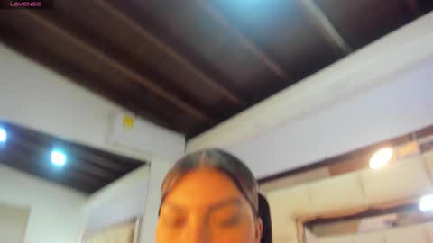 Snapshot of karolgaviria chatting on 10/15/25, 11:10 Karol online show from 10/15/25, 11:10