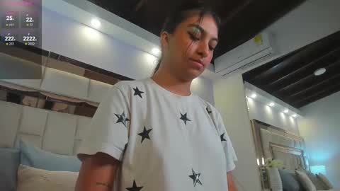 Snapshot of karolgaviria chatting on 10/17/25, 11:13 Karol online show from 10/17/25, 11:13