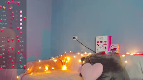 Kira online show from 10/10/25, 02:43