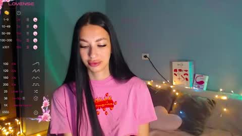 Snapshot of karolina_hottie_ chatting on 07/23/26, 01:52 Kira online show from 07/23/26, 01:52