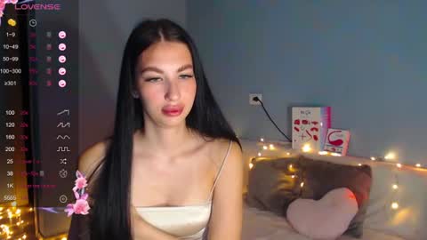 Snapshot of karolina_hottie_ chatting on 07/24/26, 11:58 Kira online show from 07/24/26, 11:58