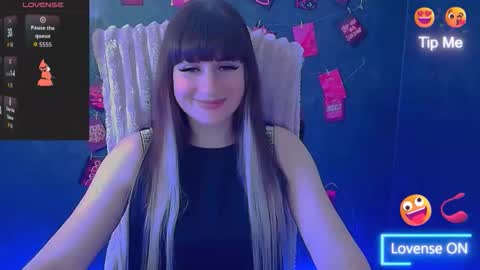 Snapshot of karolina_mia chatting on 05/07/26, 06:08 Caroline online show from 05/07/26, 06:08