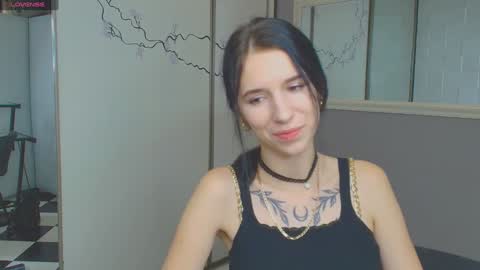 Snapshot of karolinablack chatting on 12/08/24, 04:07 Karolina online show from 12/08/24, 04:07