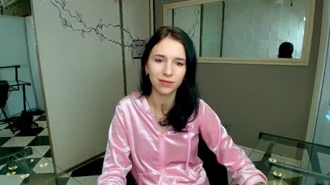 Snapshot of karolinablack chatting on 12/13/24, 06:42 Karolina online show from 12/13/24, 06:42