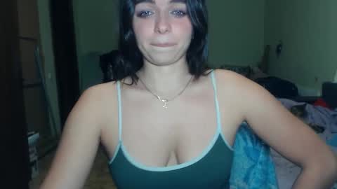 Snapshot of karolinasweet chatting on 01/31/25, 06:57 Mila online show from 01/31/25, 06:57