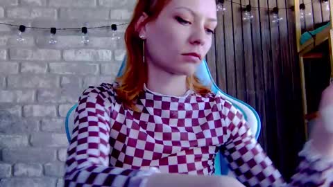 Snapshot of karoline121 chatting on 02/25/25, 08:36 karoline121 online show from 02/25/25, 08:36