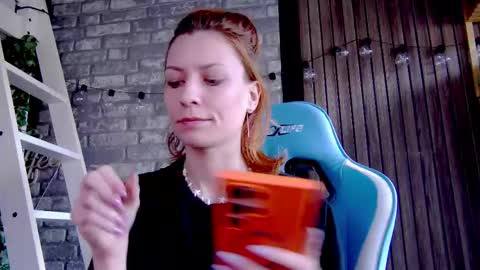 Snapshot of karoline121 chatting on 03/03/25, 11:22 karoline121 online show from 03/03/25, 11:22