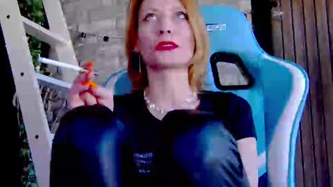 Snapshot of karoline121 chatting on 03/04/25, 09:07 karoline121 online show from 03/04/25, 09:07