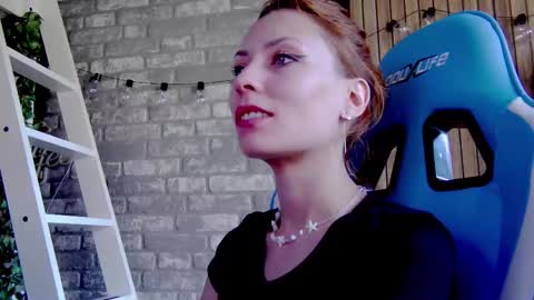 Snapshot of karoline121 chatting on 03/04/25, 01:17 karoline121 online show from 03/04/25, 01:17