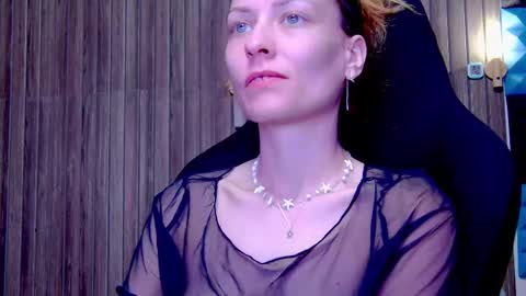 Snapshot of karoline121 chatting on 03/11/25, 07:36 karoline121 online show from 03/11/25, 07:36