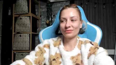 Snapshot of karoline121 chatting on 09/24/25, 09:40 karoline121 online show from 09/24/25, 09:40